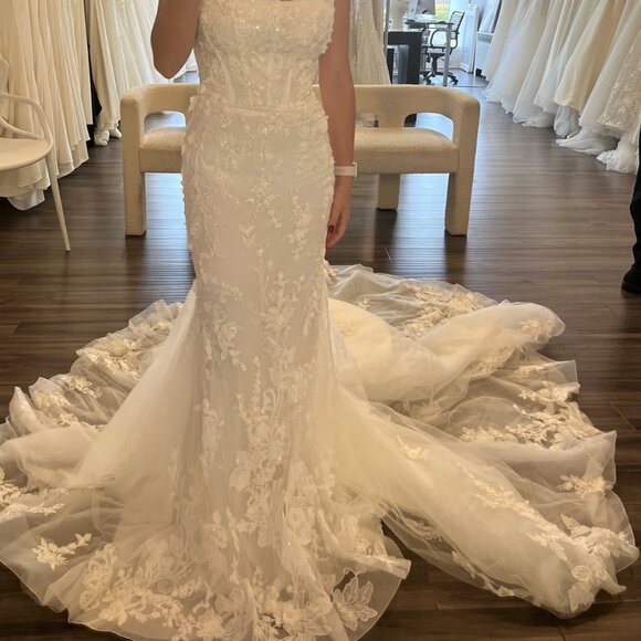 Luxe Privee Milani - Picture 5 of 5